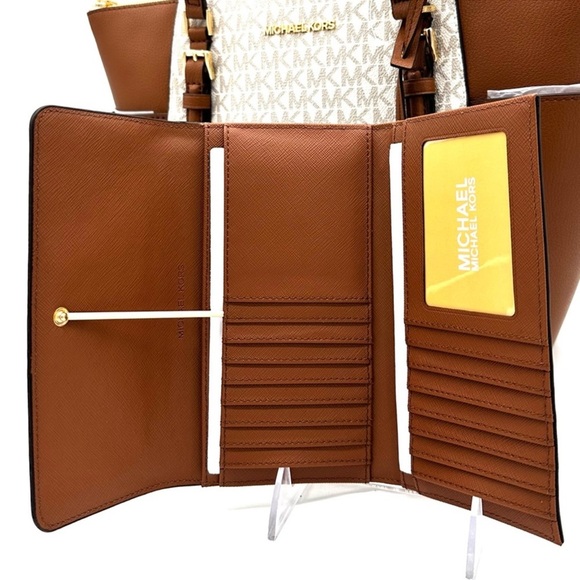 Michael Kors Large Charlotte Tote Bag & Trifold Wallet Vanilla/Brown (NWT) - Picture 13 of 14